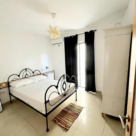 Excellent Location Bright Tigne