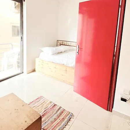 Excellent Location Bright Tigne * סליאמה