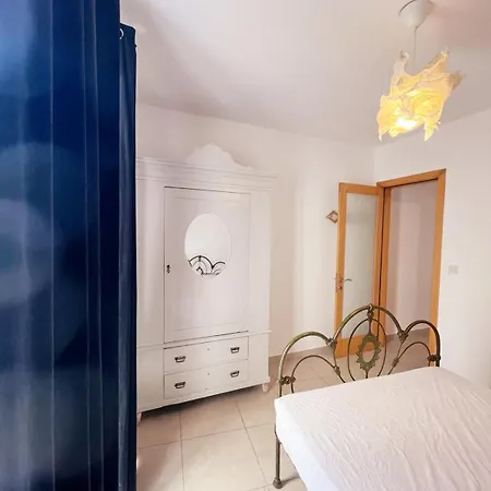 Excellent Location Bright Tigne